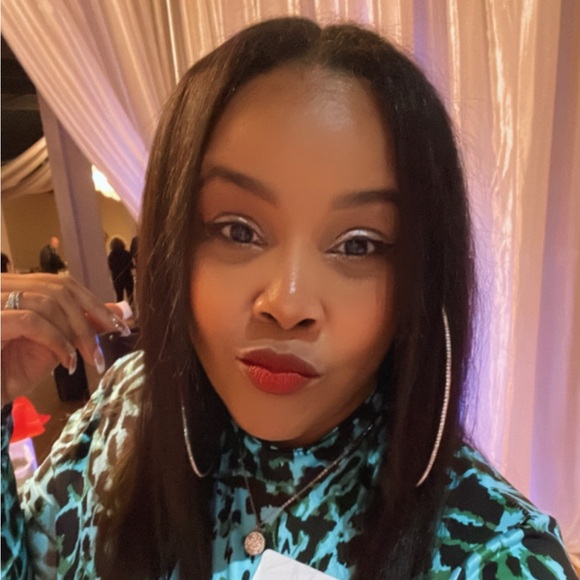 Meet your Posher, Tonya - Picture 1 of 1